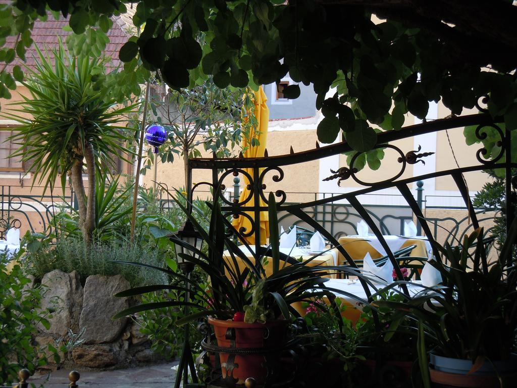 Boutique Hotel Ur-Wachau Weissenkirchen in der Wachau Bagian luar foto