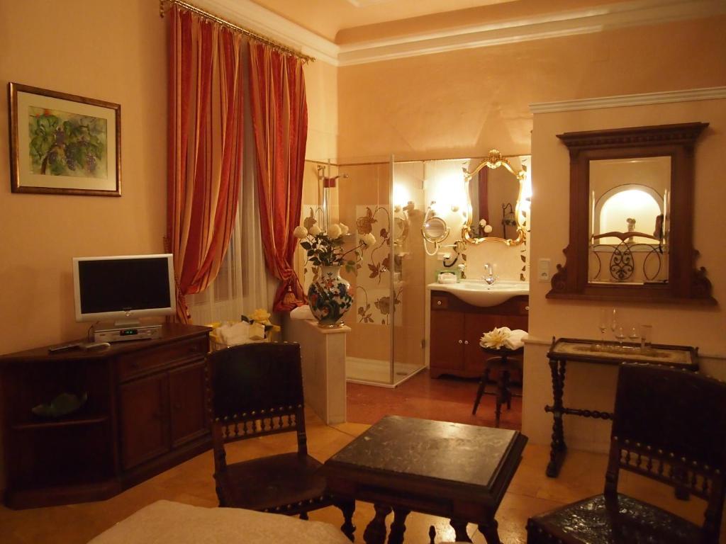 Boutique Hotel Ur-Wachau Weissenkirchen in der Wachau Ruang foto
